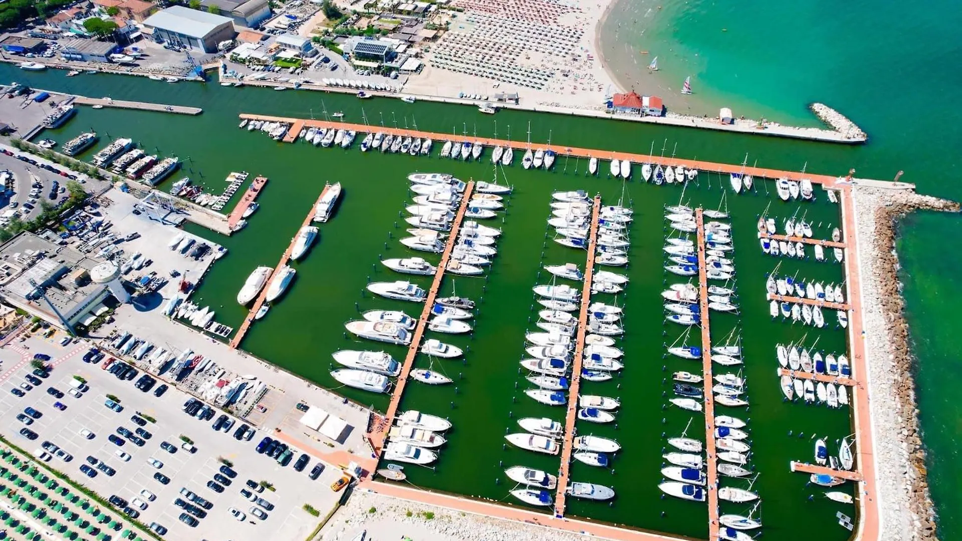 Hotel Raffaella Cervia Italia
