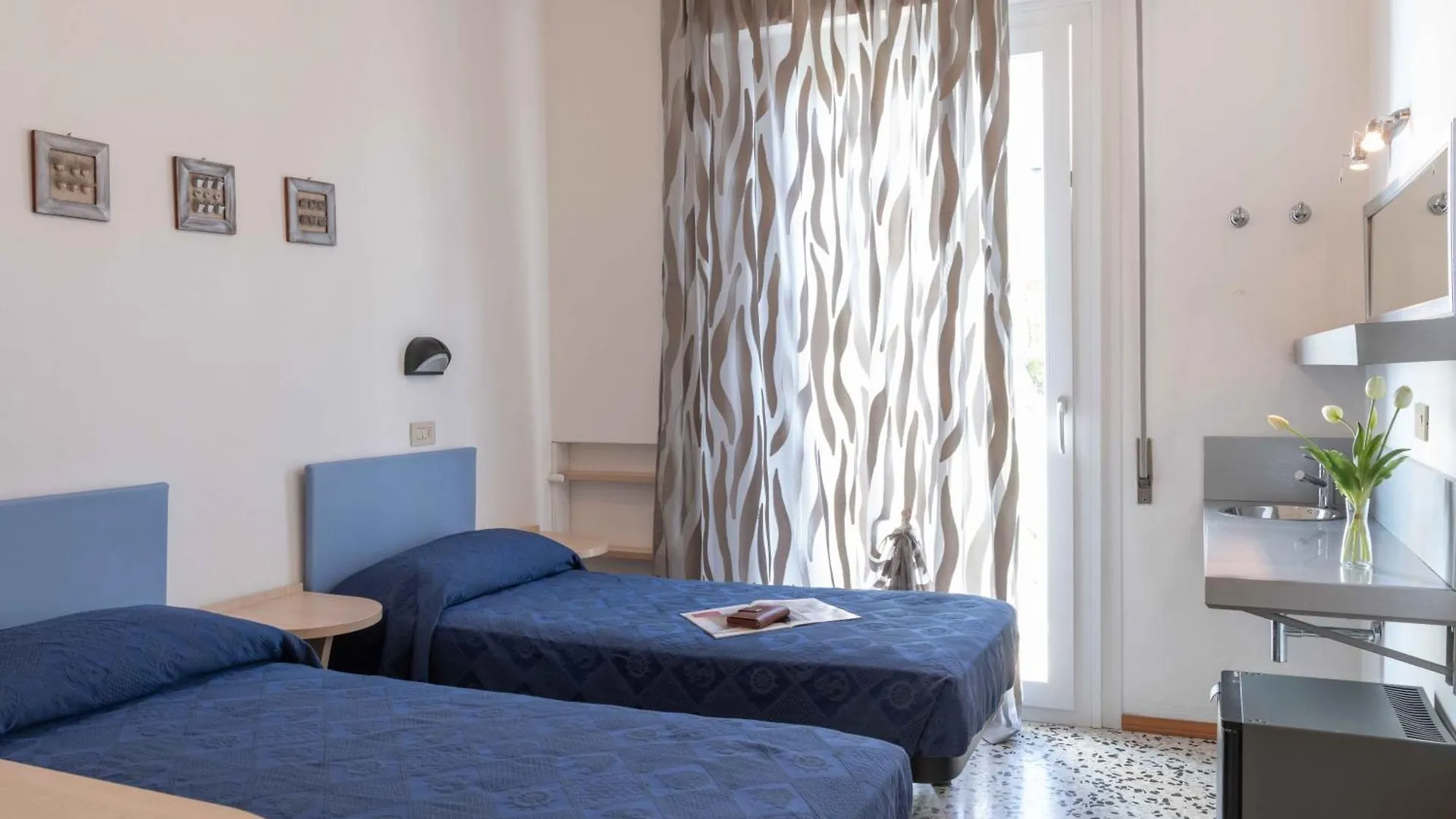 Hotel Raffaella Cervia 3*,